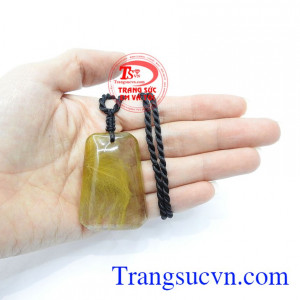 Thạch anh tóc vàng hợp với người mệnh thổ, mệnh kim