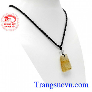 Bởi thạch anh tóc vàng có tác dụng điều hòa lượng máu trong cơ thể