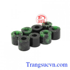 Ngọc cẩm thạch thiên nhiên hợp với nhiều mệnh.