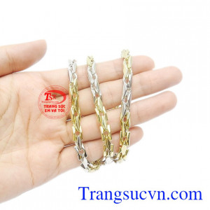 Dây chuyền mang đến nét đẹp mạnh mẽ và đầy khí chất đàn ông cho phái mạnh.