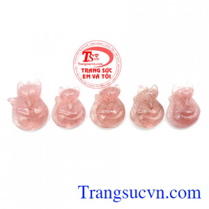 Mặt hồ ly thạch anh dâu hồng.