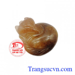 Mặt hồ ly thạch anh tóc là sản phẩm mang lại nhiều may mắn cho người sở hữu nó.