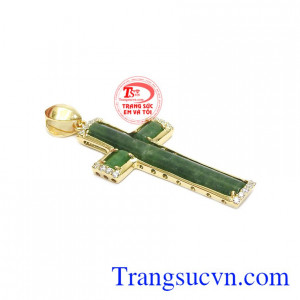 Mặt dây có thể kết hợp cùng dây chuyền vàng, dây da hoặc dây cao su bọc vàng.