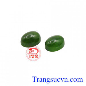 Đá Nephrite được coi là biểu tượng của sức khỏe, nó giúp chủ nhân luôn khỏe mạnh và kéo dài tuổi thọ. 