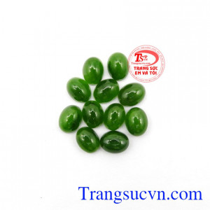 Mặt Nephrite thịnh vượng thích hợp làm quà tặng cho người thân và bạn bè