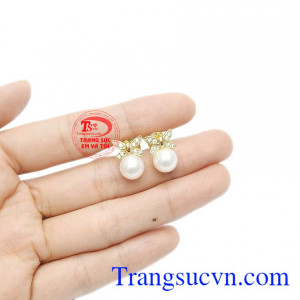 Sản phẩm được bảo hành uy tín, giao hàng toàn quốc. Hoa tai ngọc trai hồ điệp.