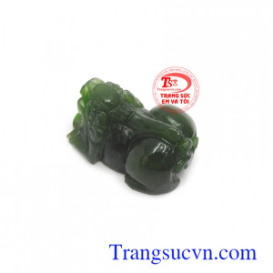 Mặt tỳ hưu ngọc bích thịnh vượng là linh vật có tác dụng giải trừ hung khí, chiêu tài lộc, thúc đẩy thăng quan tiến chức, mang lại hạnh phúc, bình an và tài lộc cho người đeo