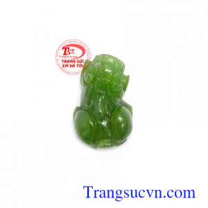 Mặt tỳ hưu Nephrite cát tường chạm khắc tinh xảo, sắc nét, phù hợp làm mặt nhẫn, mặt dây chuyền đeo hợp thời trang và phong thủy