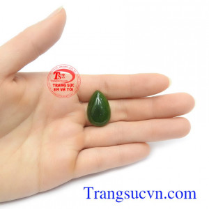 Mặt ngọc nephrite hình giọt nước sang trọng, tinh tế