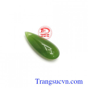 Mặt ngọc nephrite may mắn là biểu tượng cho sức khỏe, sự may mắn và bình an trong cuộc sống, được nhiều người ưa chuộng sử dụng như là lá bùa hộ mệnh cho bản thân
