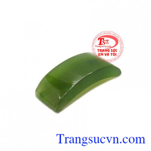 Ngọc cẩm thạch là biểu trưng của lòng bao dung, dũng cảm, khiêm nhường,mang đến sự thông thái vững tâm cho chủ nhân