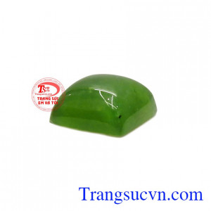 Từ xa xưa Người mang ngọc cẩm thạch phải thuộc hoàng tôc, bậc quyền quý, chỉ những người giàu có mới có thể sở hữu chúng