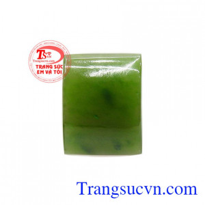 Mặt yên ngựa hoàng đế chế được chế tác từ ngọc cẩm thạch mang đầy năng lượng sống giúp chủ nhân toát lên vẻ uy quyền dũng mãnh