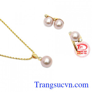 Nhẫn ngọc Trai Thanh Lịch tôn lên vẻ đẹp sang trọng, thanh lịch