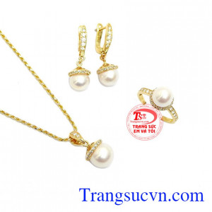 Bộ Ngọc Trai Phú Quý là sản phẩm được thiết kế sang trọng, tinh tế, sắc nét