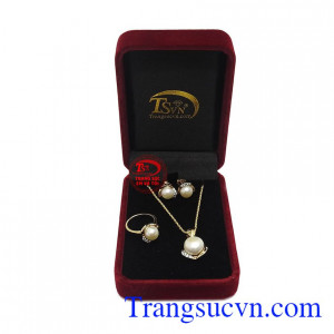 Vẻ đẹp của ngọc trai là vĩnh cửu và được ưa chuộng qua nhiều thế kỷ là minh chứng rõ ràng