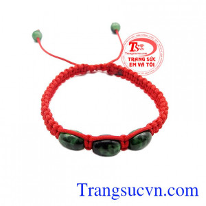 Chiếc lu cũng là vật dụng chứa đựng của cải, châu báu của tầng lớp quý tộc xưa