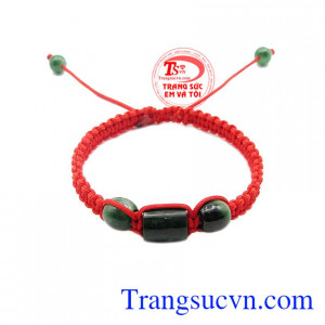 Trong phong thủy, lu thống mang ý nghĩa đầu xuôi đuôi lọt, hỗ trợ công việc, sự nghiệp và thay đổi vận tài lộc cho người đeo theo chiều hướng đi lên