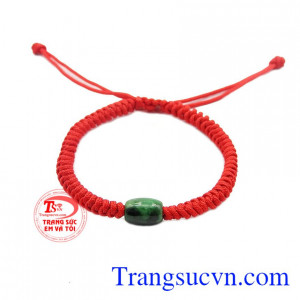 Ngọc cẩm thạch mang nguồn năng lượng tốt, mang lại nhiều may mắn, sức khỏe cho người đeo