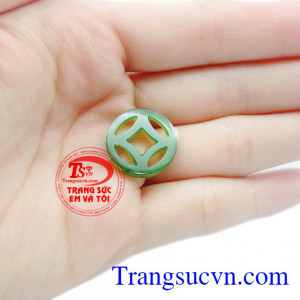 Mặt kim tiền Nephrite chất lượng.