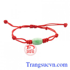 Dây tết Jadeite an nhiên là sự kết hợp giữa dây tết đỏ và ngọc cẩm thạch thiên nhiên