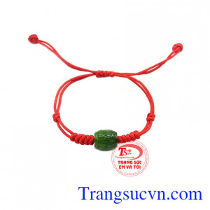 Ngọc cẩm thạch mang đến sự tinh khiết, nuôi dưỡng nhiều năng lượng cho người đeo.