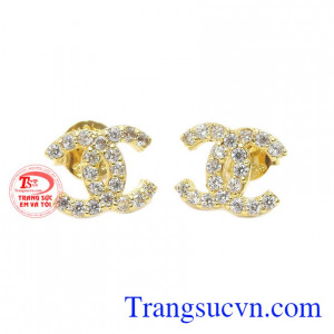 Hoa tai channel vàng tây 10k mang thiết kế tinh tế, sang trọng và đẹp mắt.