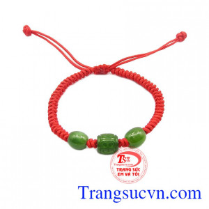Ngọc Nephrite mang lại sự an tâm, thoải mái, giúp tinh thần thoải mái, suy nghĩ tích cực hơn