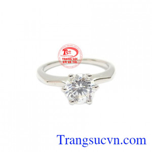 Nhẫn nữ vàng trắng 18k thời trang được thiết kế mang phong cách trẻ trung, hiện đại.