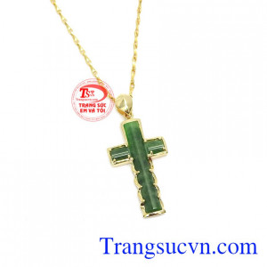 Sự kết hợp vàng tây 14k và ngọc cẩm thạch giúp cho bộ trang sức càng thêm phần giá trị.