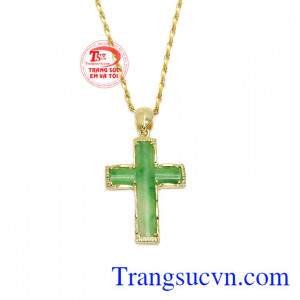 Với chế tác mặt dây hình thập tự thích hợp cho mọi người và đặc biệt là những ai theo đạo.