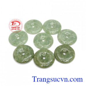 Với ý nghĩa về thời trang và phong thủy, ngọc cẩm thạch ngày càng được sử dụng phổ biến.