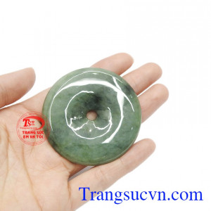 Ngọc cẩm thạch thiên nhiên mang nguồn năng lượng tốt đến cho gia chủ.