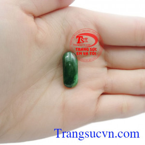 Mặt ngọc yên ngựa Jadeite đẹp.