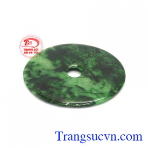 Mặt đồng xu cẩm thạch phát tài được chạm khắc từ ngọc cẩm thạch thiên nhiên.