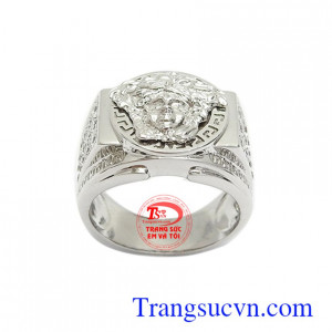 Nhẫn nam vàng trắng đẳng cấp 10k với thiết kế độc đáo tôn lên sự sang trọng, mạnh mẽ và thời trang, phù hợp nhiều phong cách đa dạng