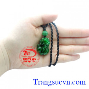 Mặt tỳ hưu Jadeite thiên nhiên đẹp.
