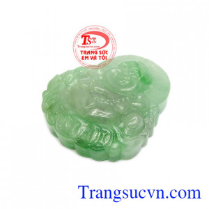 Ngày nay ngọc cẩm thạch đã được sử dụng rộng rãi như vật hộ thân mang lại may mắn và tài lộc