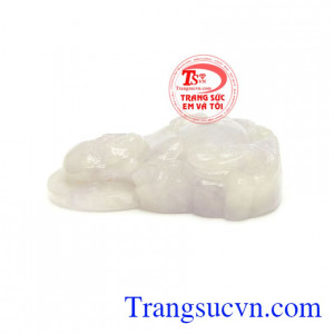 Ngọc cẩm thạch được coi là mang lại may mắn, tiền tài hay thành công trong mọi việc
