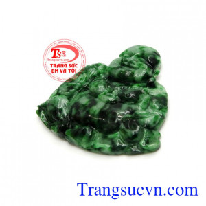 Vì vậy phật di lặc được mọi người tín ngưỡng và đem theo để cầu mong sự may mắn, thăng quan tiến chức