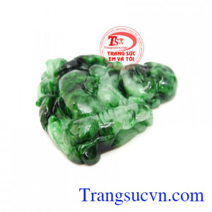 Người có tài thì không thể không có đức, vì vậy mà ngọc cẩm thạch sẽ lan tỏa nguồn năng lượng sống từ đá để nuôi dưỡng phẩm chất cho người sở hữu món trang sức này