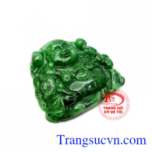 Ngọc cẩm thạch được coi là báu vật của trời, là sự kết tinh của đất đem nguồn năng lượng lớn đến cho người sử dụng