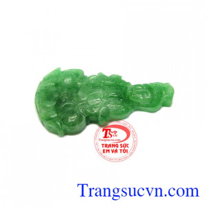 Ngọc cẩm thạch thiên nhiên mang lại nhiều trường năng lượng giúp đem đến may mắn, vận khí tốt cho người đeo