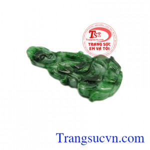 Phật Quan Âm biểu tượng cho lòng nhân hâu, thánh thiện.