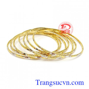 Vòng tuần vàng 10k thời trang mang đến cho người đeo nét dịu dàng cá tính nhưng cũng không kém phần sang trọng