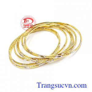 Vòng tuần vàng sang trọng, thời trang và phong cách