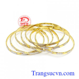 Vòng tuần vàng tây bền đẹp, là món quà ý nghĩa dành tặng người yêu thương