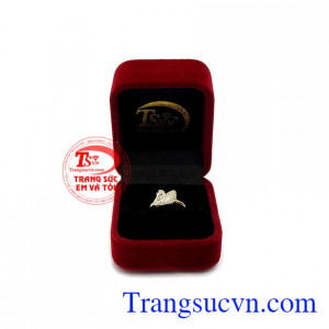 Trang sức Em và Tôi chế tác và nhận đặt theo yêu cầu, sản phẩm uy tín chất lượng, giao hàng nhanh chóng