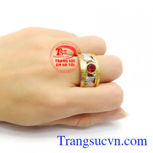 Trang sức Em và tôi đem đến những sản phẩm chất lượng, mẫu mã đa dạng và đặc biệt bảo hành miễn phí