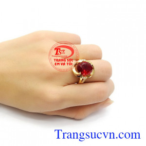 Trang sức Em và Tôi có rất nhiều mẫu mã đa dạng, phong phú đem sản phẩm hoàn mỹ nhất đến tay khách hàng